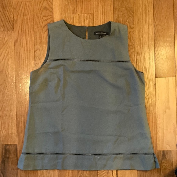 Sleeveless blouse - Picture 1 of 3